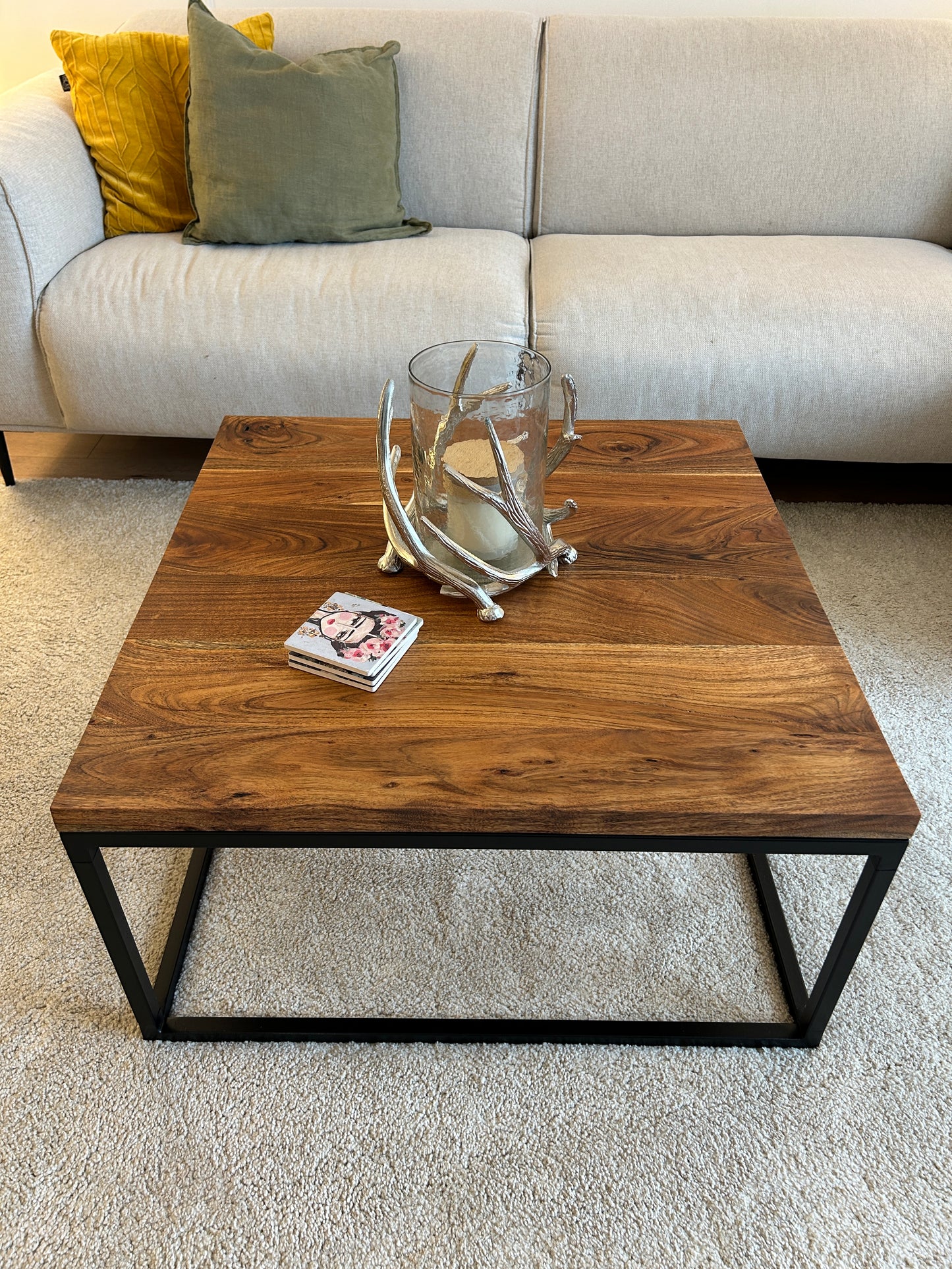 DAYTON | Handmade | Couchtisch | Massives Wallnussholz