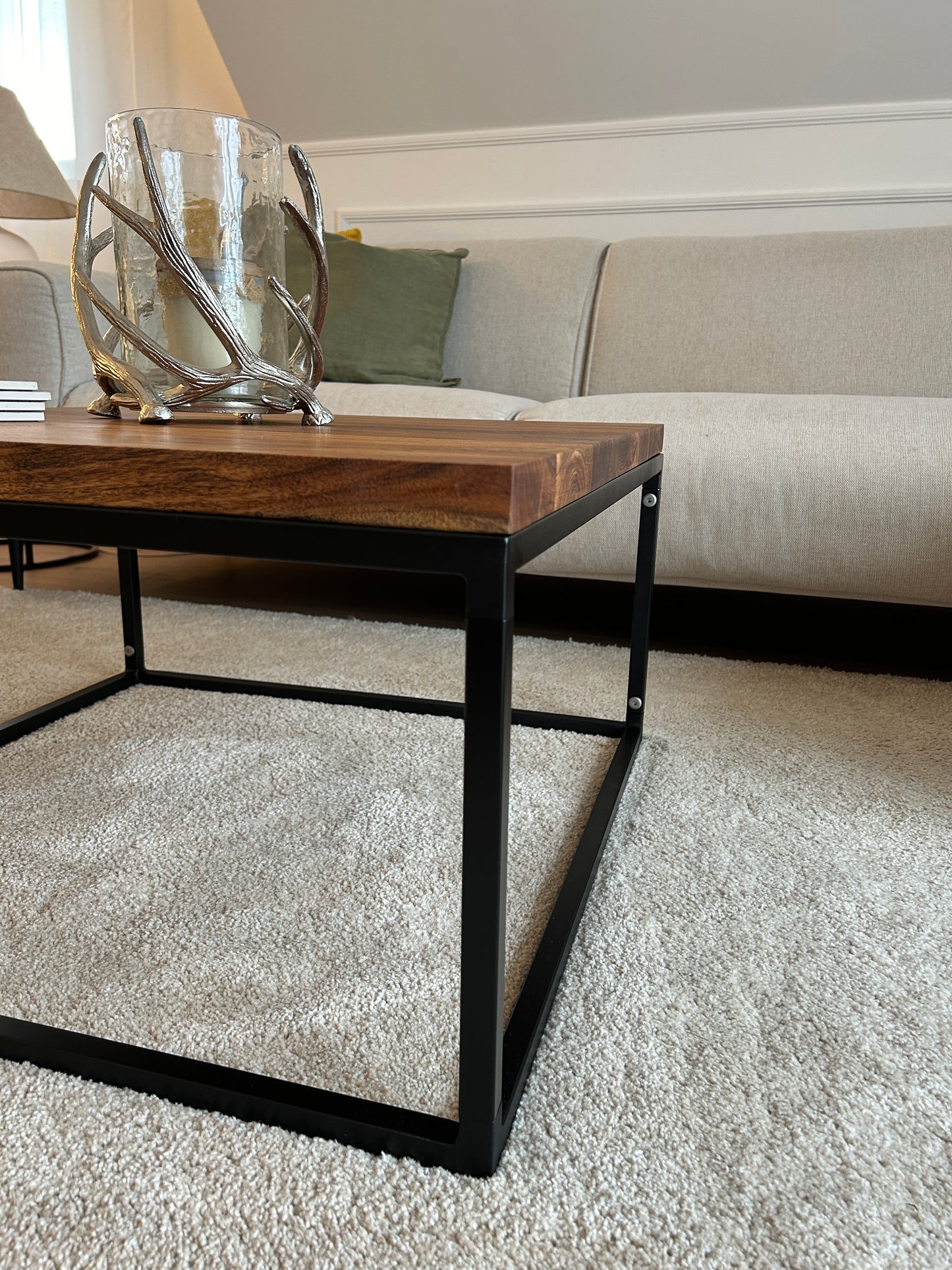 DAYTON | Handmade | Couchtisch | Massives Wallnussholz