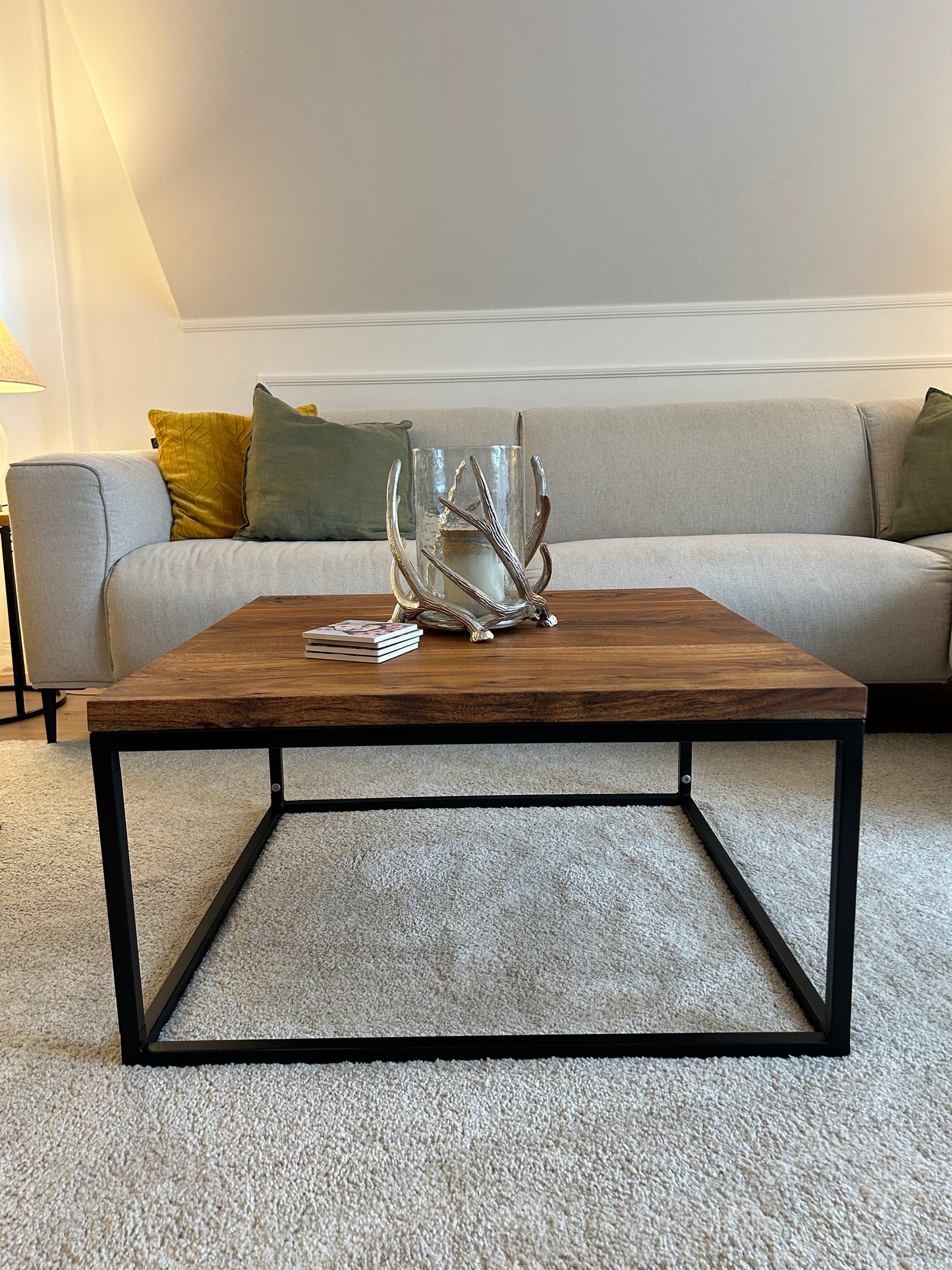 DAYTON | Handmade | Couchtisch | Massives Wallnussholz