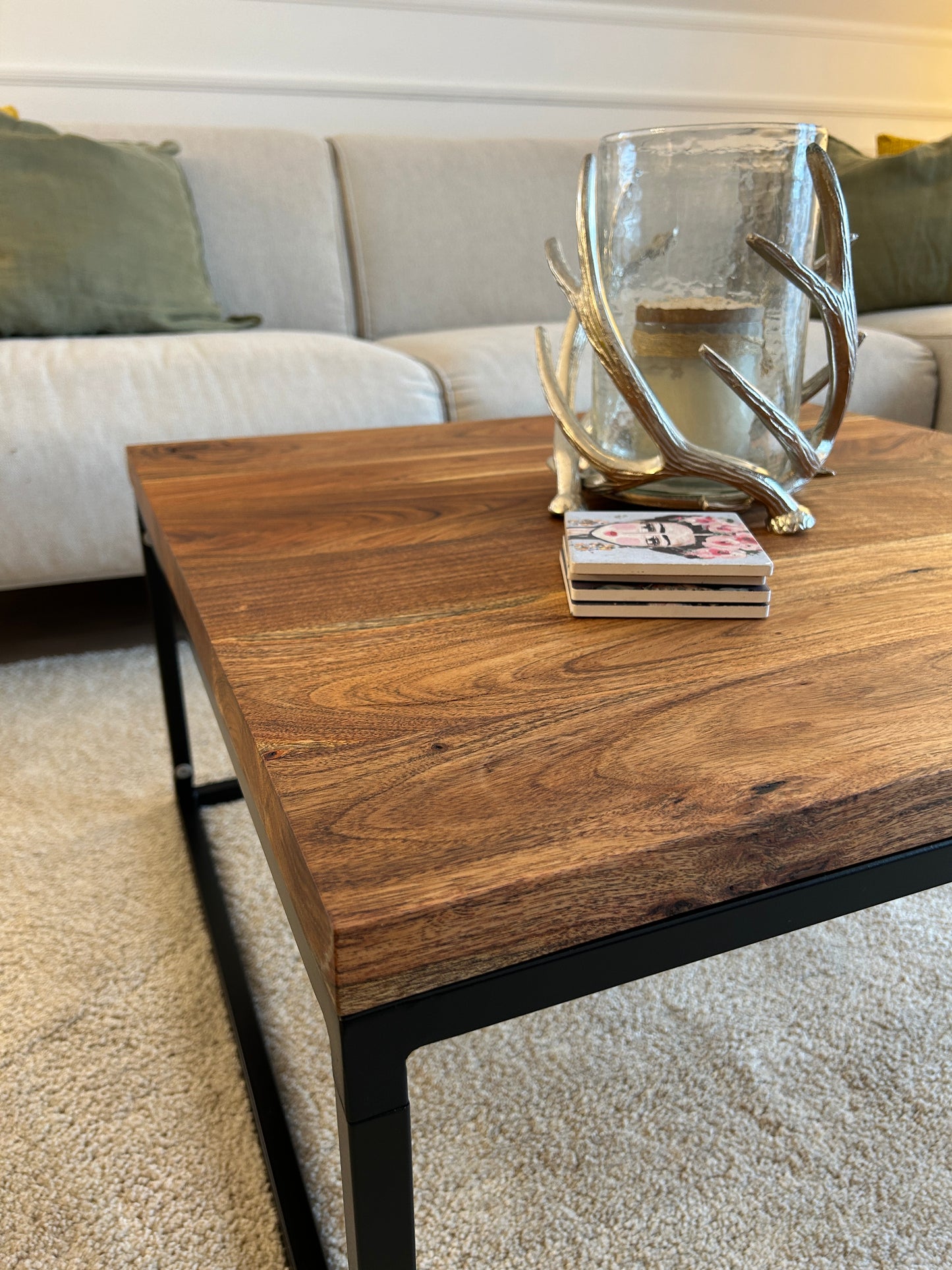 DAYTON | Handmade | Couchtisch | Massives Wallnussholz