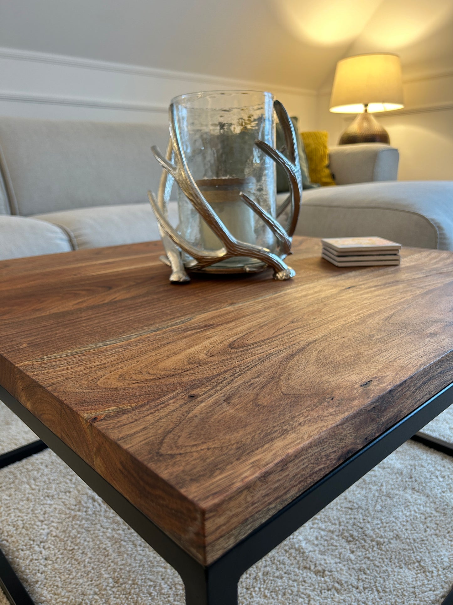 DAYTON | Handmade | Couchtisch | Massives Wallnussholz