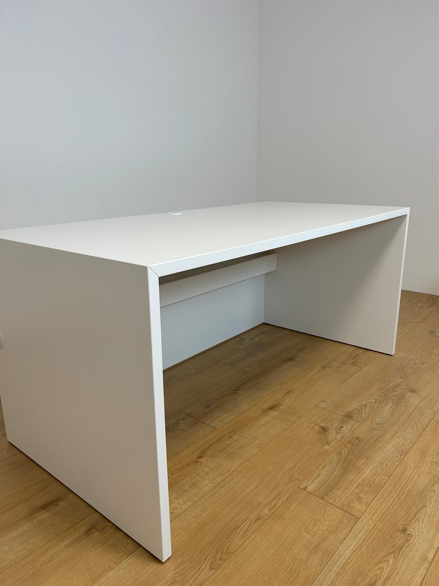 VAYO WHITE | OFFICE DESK