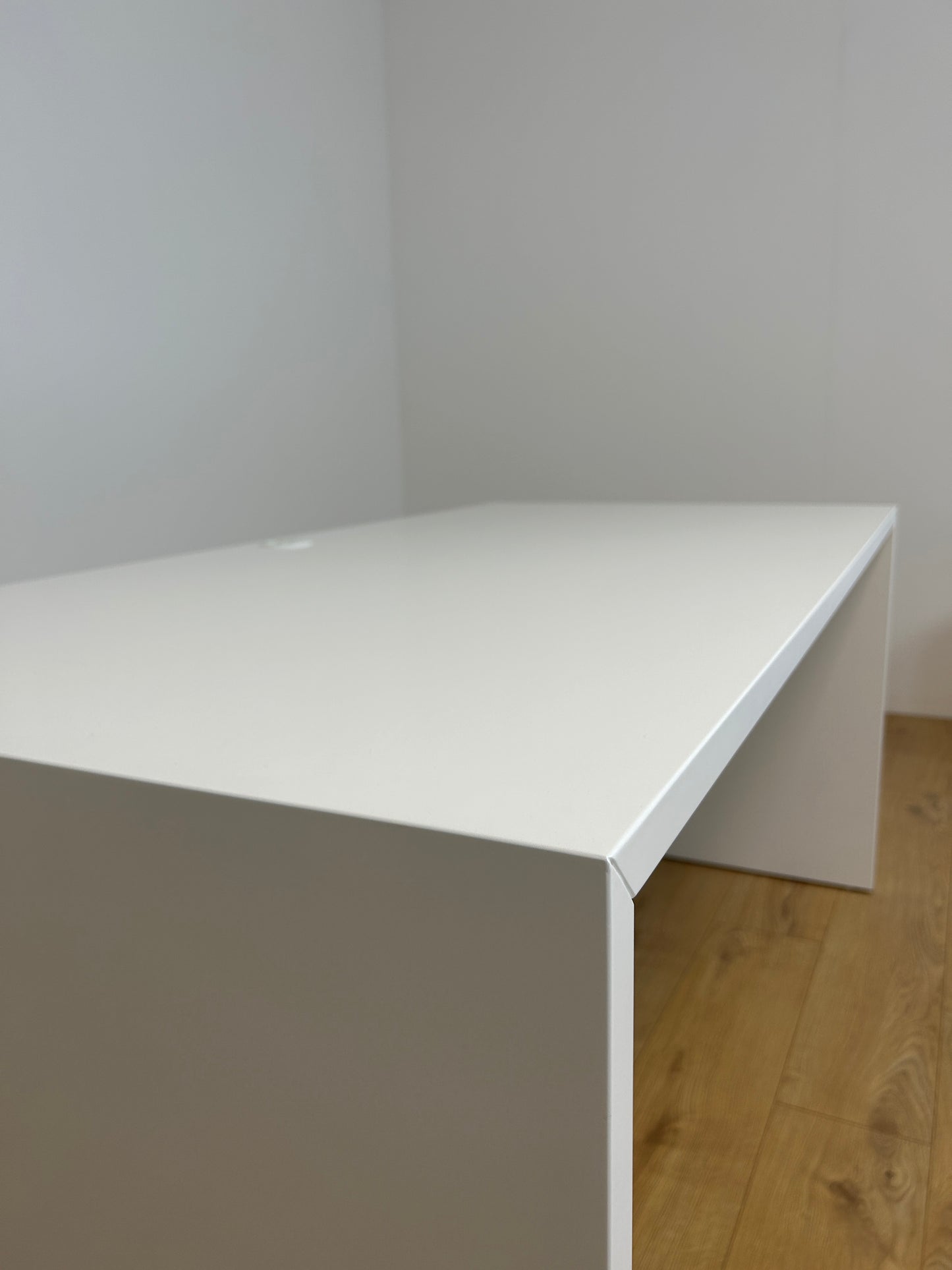 VAYO WHITE | OFFICE DESK