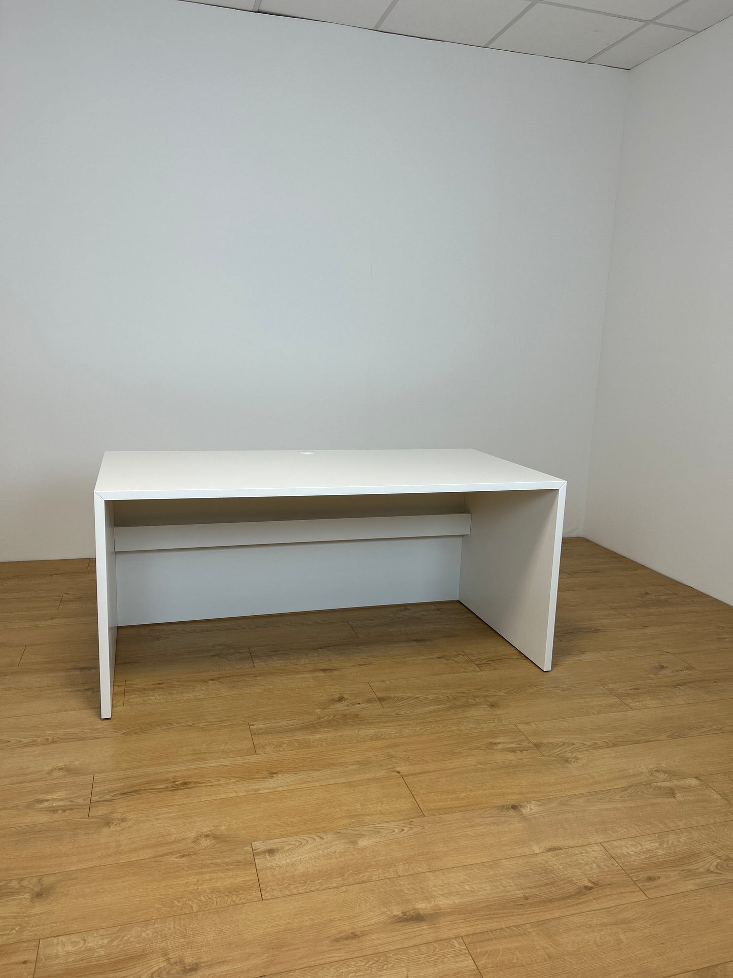 VAYO WHITE | OFFICE DESK