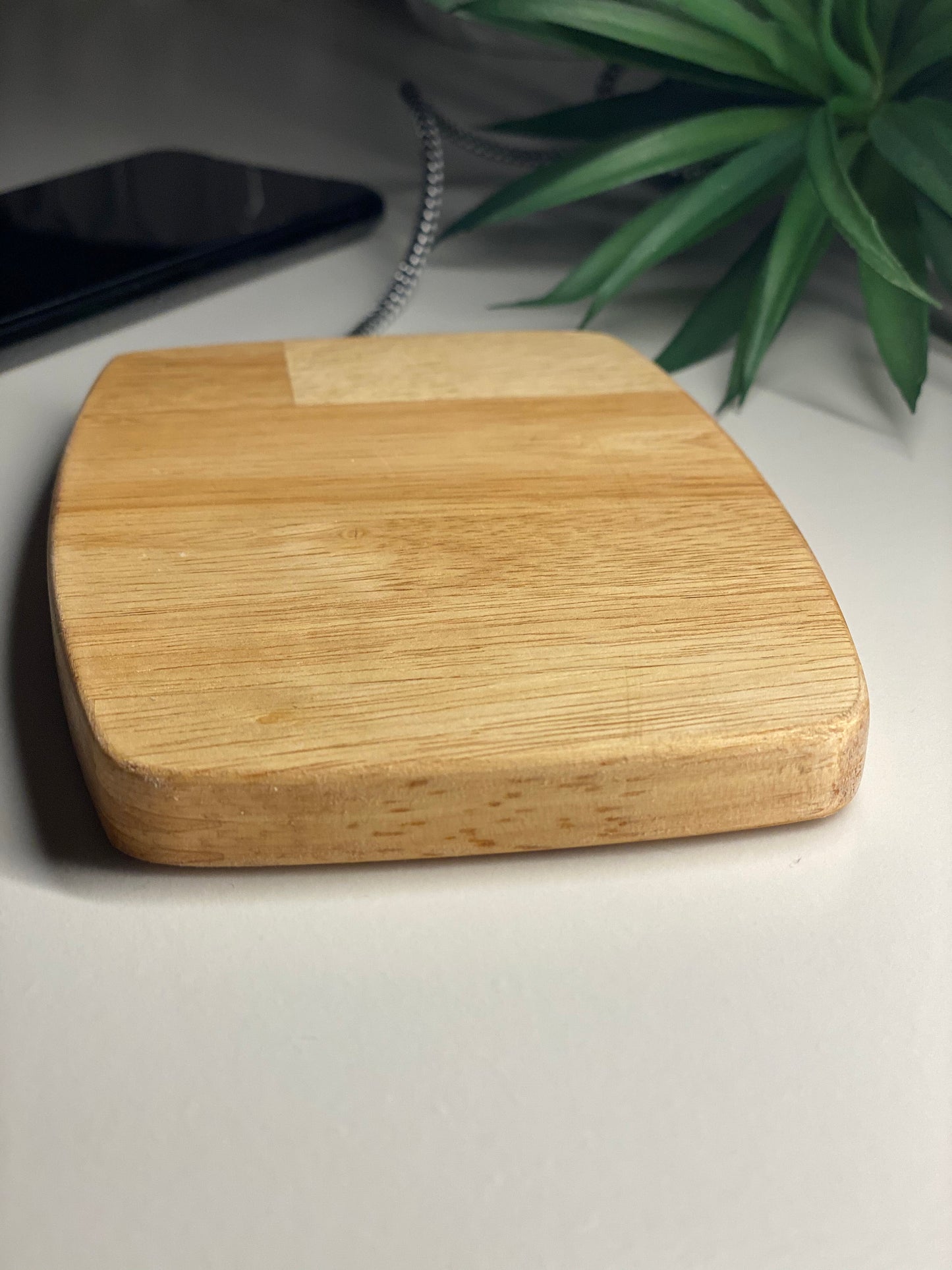 Woody ASH - 15 Watt Wireless Charger - Handmade - als Geschenk zum Geburtstag für Papa, Bruder, Schwester oder Onkel