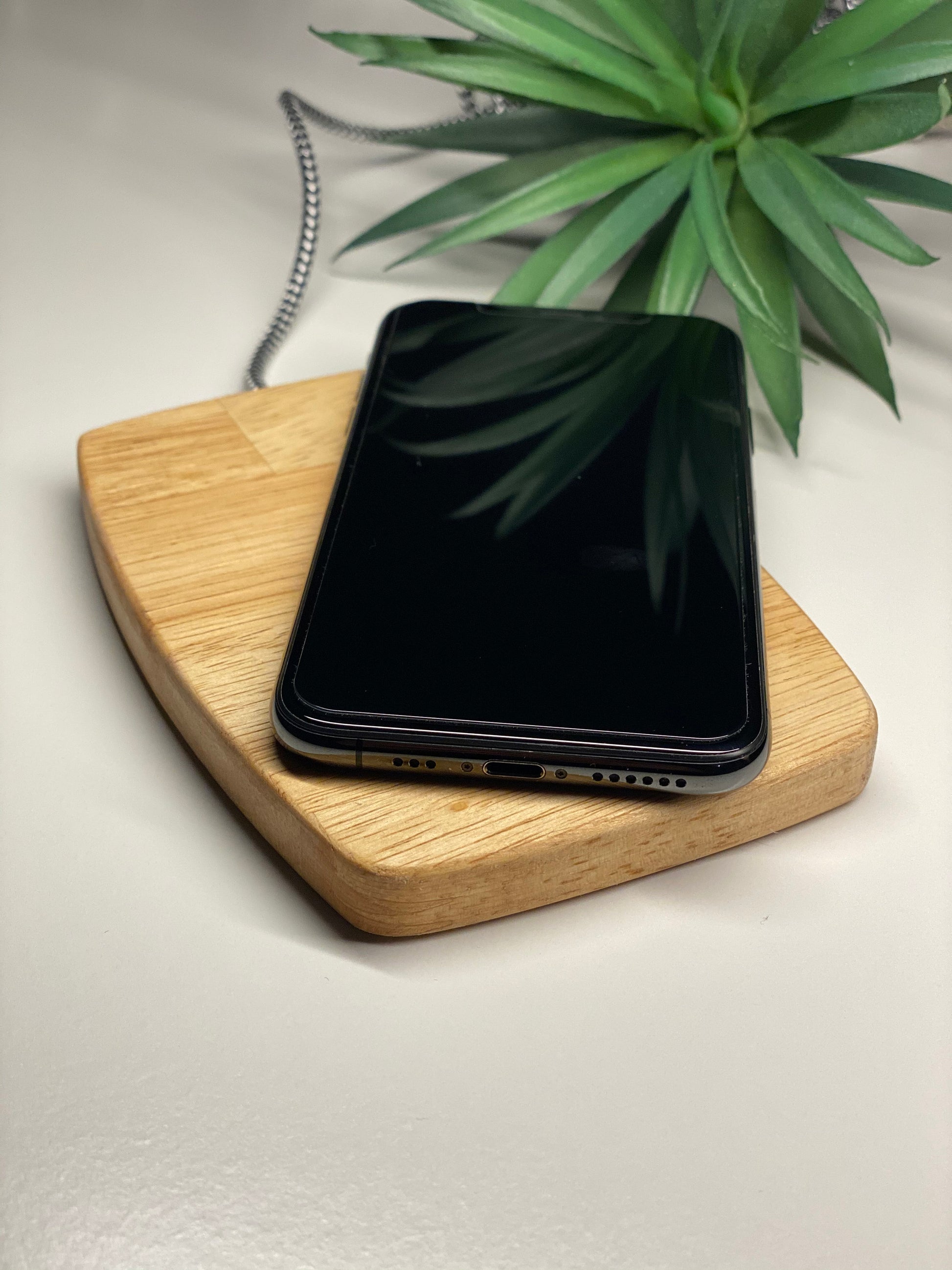 Woody ASH - 15 Watt Wireless Charger - Handmade - als Geschenk zum Geburtstag für Papa, Bruder, Schwester oder Onkel