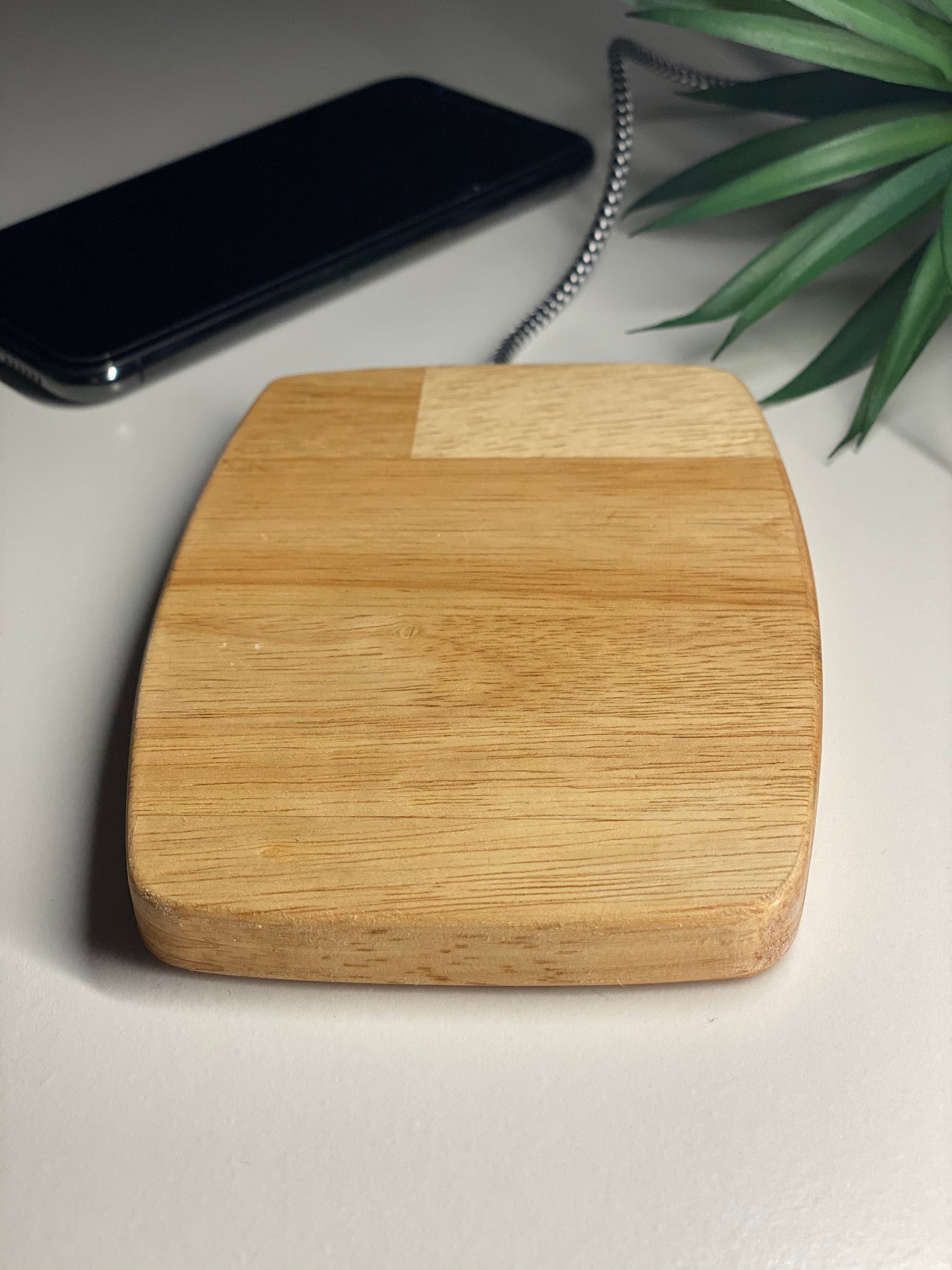 Woody ASH - 15 Watt Wireless Charger - Handmade - als Geschenk zum Geburtstag für Papa, Bruder, Schwester oder Onkel