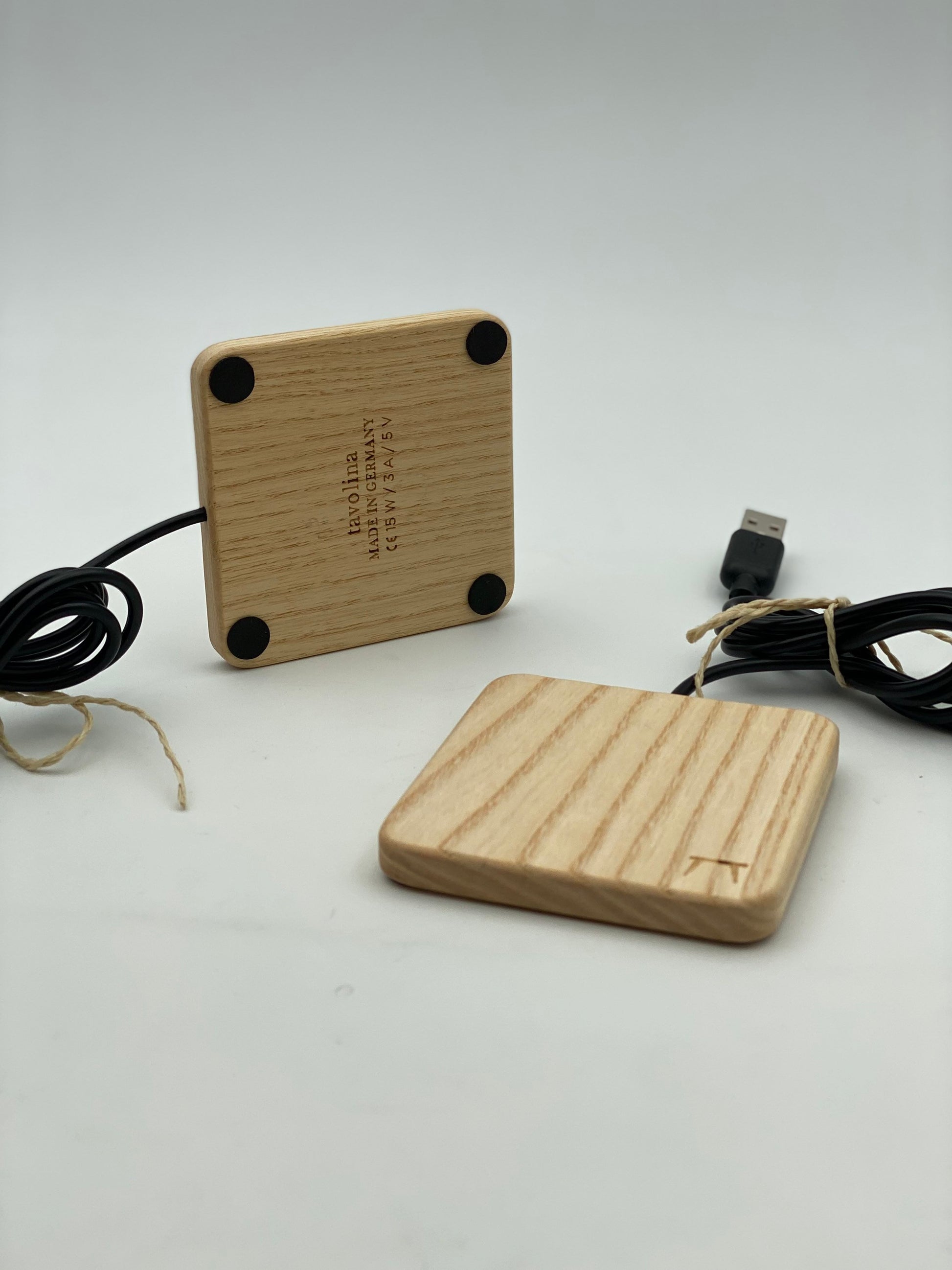 Woody ASH s - 15 Watt Wireless Charger - Handmade - als Geschenk zum Geburtstag für Papa, Bruder, Schwester oder Onkel