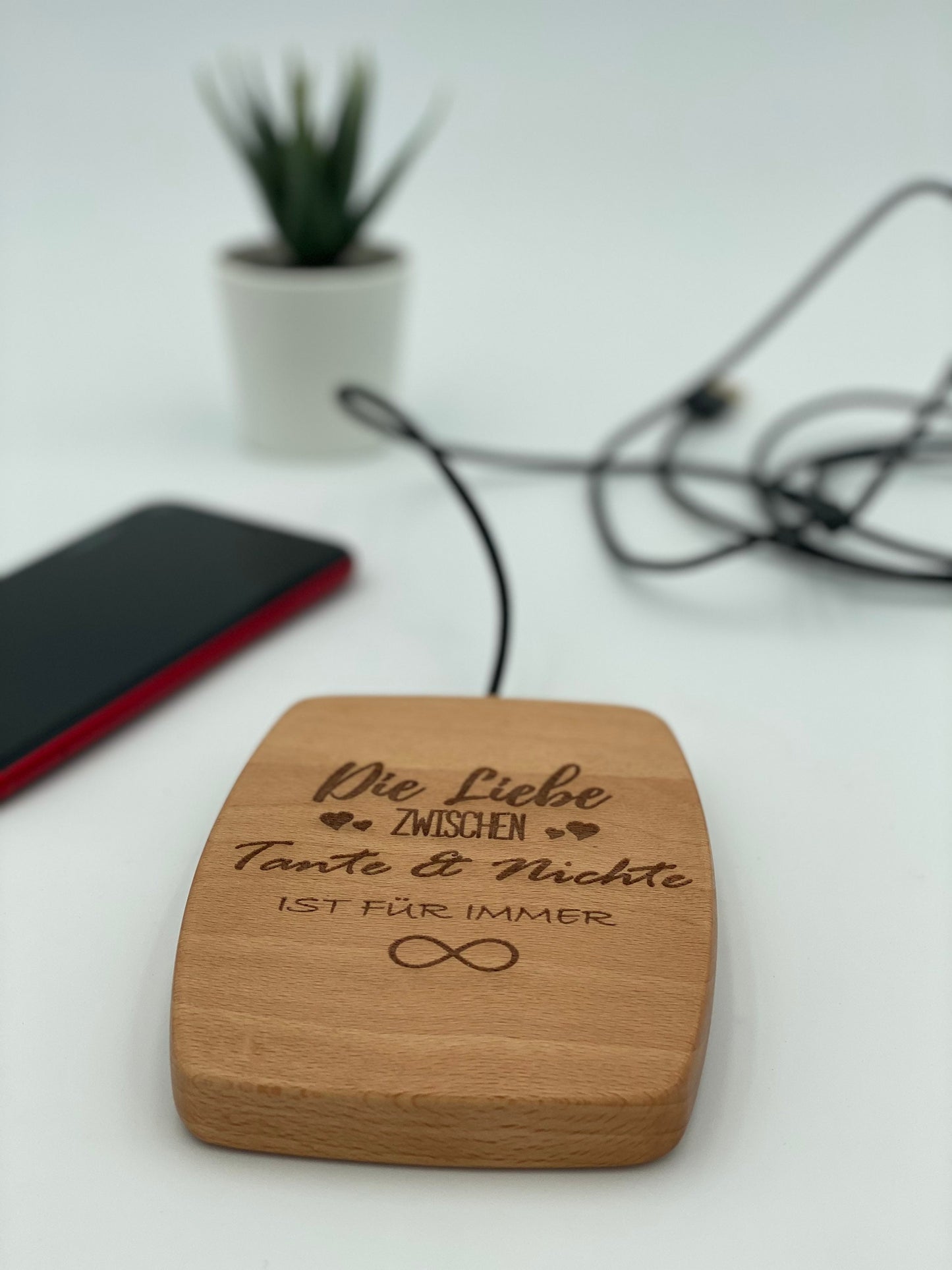 Woody BEECH - 15 Watt Wireless Charger - Handmade - als Geschenk zum Geburtstag für Papa, Bruder, Schwester oder Onkel