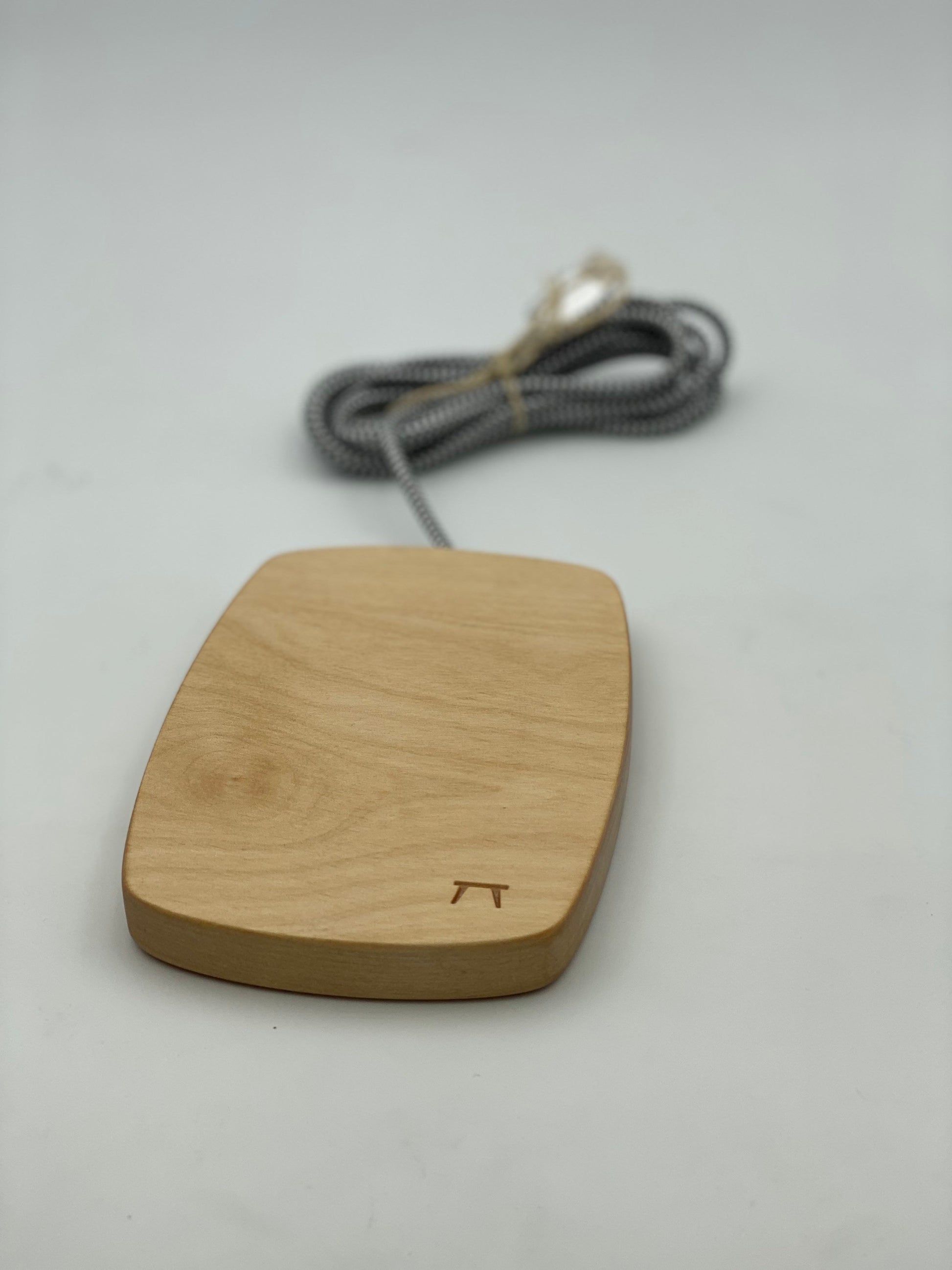 Woody BIRCH - 15 Watt Wireless Charger - Handmade - als Geschenk zum Geburtstag für Papa, Bruder, Schwester oder Onkel