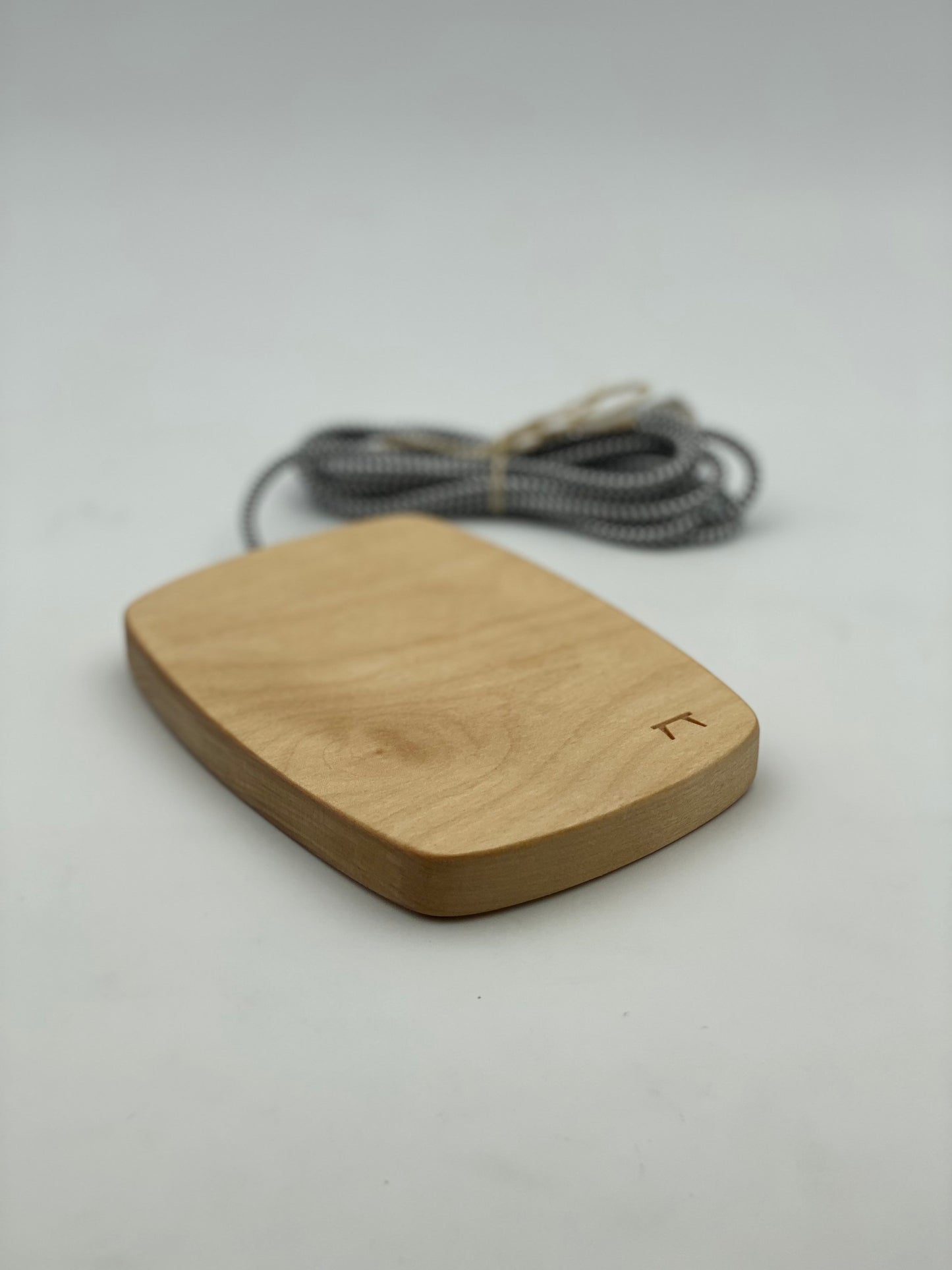 Woody BIRCH - 15 Watt Wireless Charger - Handmade - als Geschenk zum Geburtstag für Papa, Bruder, Schwester oder Onkel