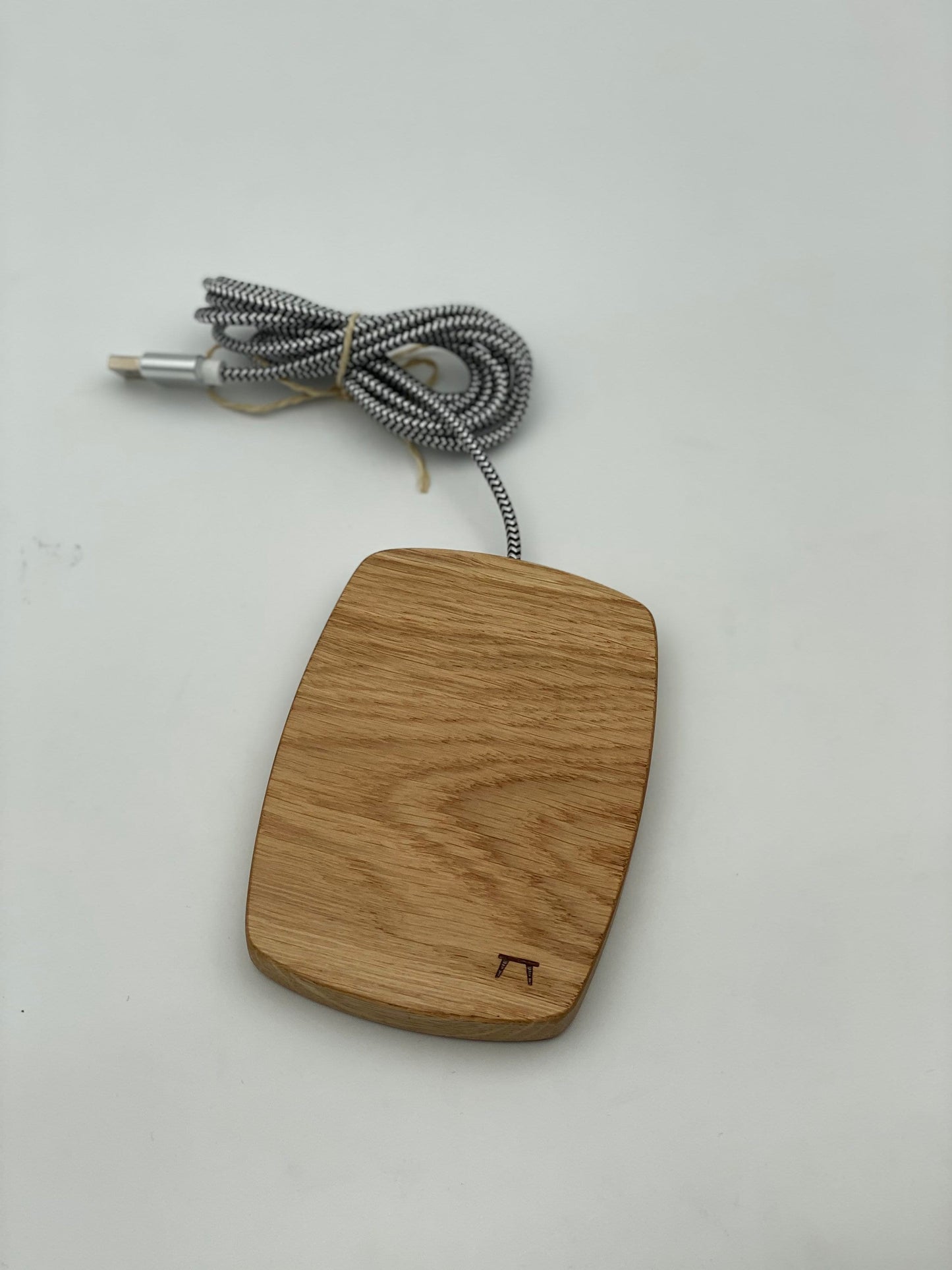 Woody OAK - 15 Watt Wireless Charger - Handmade - als Geschenk zum Geburtstag für Papa, Bruder, Schwester oder Onkel